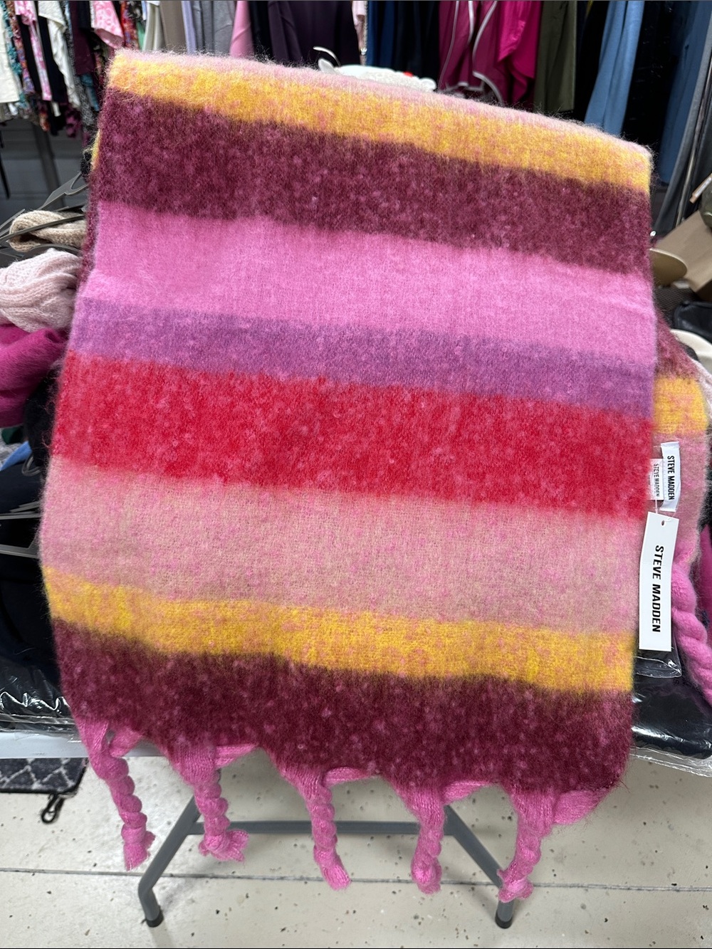 NWT STEVE MADDEN, PINK MULTI SCARF